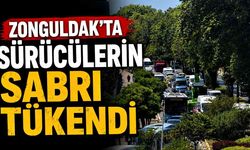 Zonguldak'ta Sürücülerin Sabrı Tükendi: Metrelerce Kuyruk, Bitmeyen Trafik Çilesi!