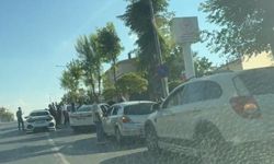 Düğün konvoyu ambulasların çıkış yaptığı kapıyı kapattı