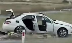 Kamyon ile otomobil çarpıştı: 3 ölü, 2 yaralı