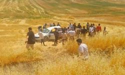 Otomobil tarlaya yuvarlandı: 5 yaralı