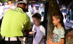 Trafik polislerinden işitme engelli kardeşlere yürek ısıtan sürpriz