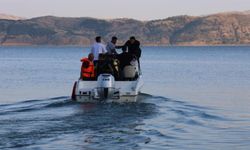 Yüzmek için göle giren çocuk kayboldu