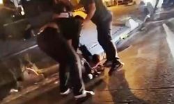 2 kişinin saldırısına uğrayan genç dakikalarca yol ortasında darp edildi