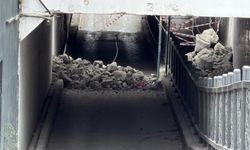 Bolu’da alt geçidin tavanı çöktü: Yol ulaşıma kapandı