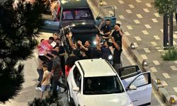 Asker uğurlaması trafiği felç etti! Yolu kapatıp meşaleli kutlama yaptılar