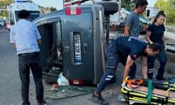 Bilecik'te otomobil bariyerlere çarptı: 3 yaralı