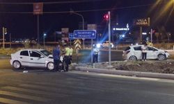 2 otomobilin çarpıştığı kazada 7 kişi yaralandı