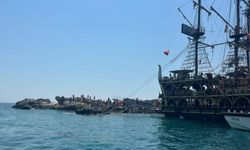 Gezi teknesi su aldı, 100 yolcu tahliye edildi
