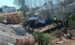 Hafif ticari kamyonet takla attı: 4 yaralı