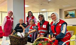 Huzurevi sakinlerine fındık ikramı