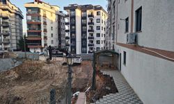 İstinat duvarı yıkılan inşaatın yanındaki 5 katlı bina boşaltıldı