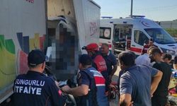 Kamyon tırla çarpıştı: 1 ölü, 1 yaralı