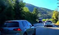 Karabük'te hatalı sollama yapan sürücüler kazaya davetiye çıkardı