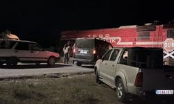 Kars-Akyaka yolcu treni arızalandı, hemzemin geçitte araç kuyruğu oluştu