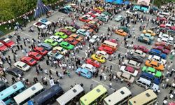 Klasik otomobil tutkunları Arnavutköy'de buluştu