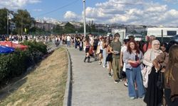 Yenikapı'da konser öncesi kilometrelerce insan ve araç kuyruğu oluştu