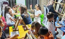 Minikler ilmek ilmek halı dokudu