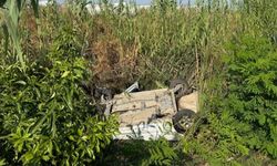 Kontrolden çıkan otomobil dereye uçtu, sürücü yaralandı