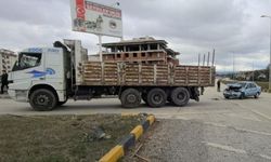 Kastamonu'da otomobil ile kamyon çarpıştı: 4 yaralı