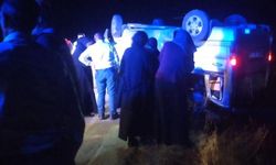 Sivas'ta minibüs devrildi: 7 yaralı