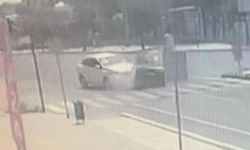 Ters yönden çıkan araç otomobille çarpıştı