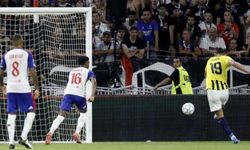 Fenerbahçe Lyon deplasmanında fırtına gibi: İlk yarıda 2 gol