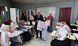 Yaz Kulübünde Renkli Buluşma: Çocuklara Hediye Sürprizi