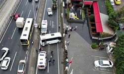 Avcılar'da servis midibüsü kaza yaptı: 9 yaralı