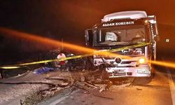 Kamyon ile otomobil kafa kafaya çarpıştı: 1 ölü, 1 yaralı