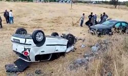Otomobil park halindeki araca çarpıp şarampole uçtu: 5 yaralı