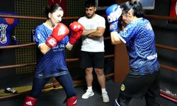Anne ve iki kızı aynı ringde şampiyonluk için çalışıyor