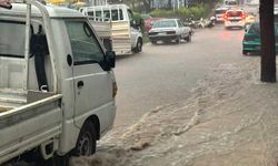 Antalya’da sağanak taşkınlara neden oldu