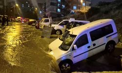 Ankara’da sağanak sonrası yol çöktü: Onlarca araç mahsur kaldı