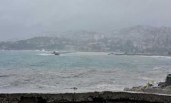 Zonguldak'ta sağanak ve fırtına: Liman sarıya büründü