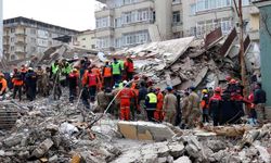 Vali yardımcısının yargılandığı enkaz demirleri davasında ilk duruşma