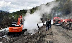 11 evin küle döndüğü köyde enkaz kaldırılıyor