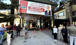 CHP kampında pankart için getirilen kepçe yolda kaldı