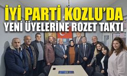 İYİ Parti Kozlu’da yeni üyelerine rozet taktı