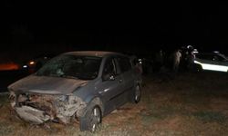 Kilis-Hatay yolunda motosiklet ile otomobil çarpıştı: 2 yaralı