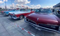 Klasik otomobiller Sincan’da nostalji rüzgarı estirdi