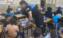 Erzincan’da polislerden öğrencilere yeni eğitim yılı sürprizi