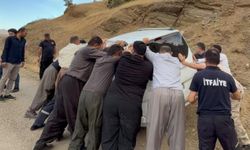 Takla atan otomobilde karı koca yaralandı