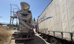 Kastamonu’da tır yangınına beton mikseri yetişti