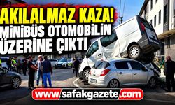 Akılalmaz kaza! Minibüs otomobilin üzerine çıktı