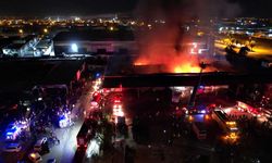 Halde çıkan yangında 22 iş yeri kullanılamaz hale geldi