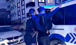 Ehliyet sınavında düzenekle yakalandı, gözaltına alındı