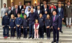 Bilal Erdoğan’dan Nezahat Özdemir İmam Hatip Ortaokulu’na ziyaret