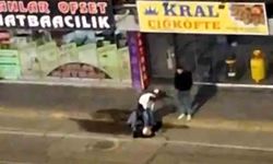 Yerdeki kişinin yüzüne ayağıyla bastı: Şiddet anları kamerada