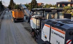 Gece gündüz mesai yapıyorlar: Düzce’de yol yenileme çalışmaları sürüyor