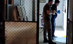 Plakasız motosikletle geldi, kapı önünde ateş açtı: 1 yaralı